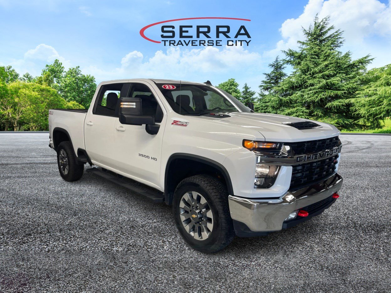 2023 Chevrolet Silverado 3500HD LT photo 3