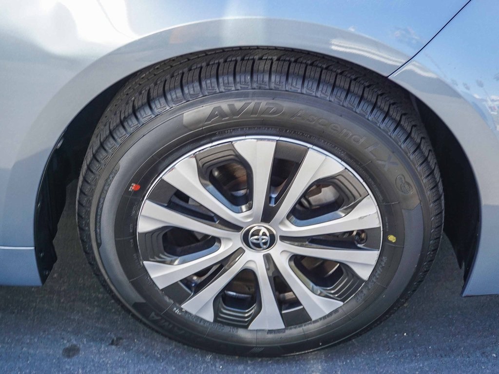 2022 Toyota Corolla Hybrid LE photo 11