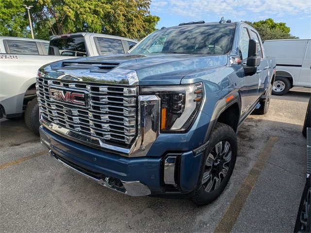 2025 Gmc Sierra 2500 HD Denali photo 4