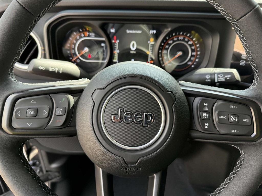 2025 Jeep Gladiator Sport photo 17