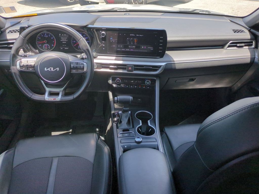 2022 Kia K5 GT-Line photo 13