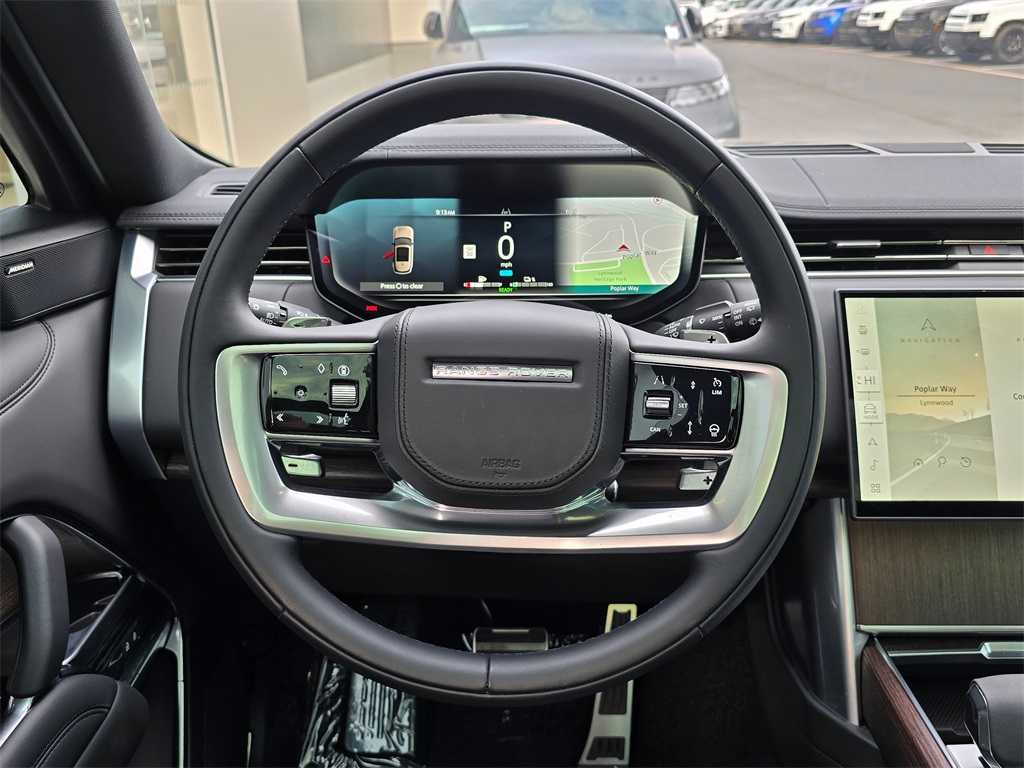 2025 Land Rover Range Rover SE photo 11