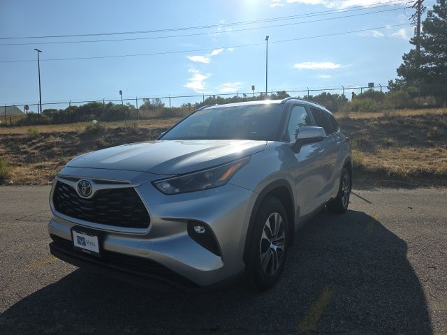 2024 Toyota Highlander Limited photo 2