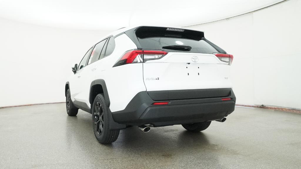 2025 Toyota RAV4 XLE photo 14
