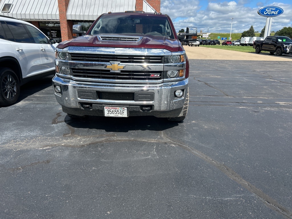 2017 Chevrolet Silverado 3500HD LTZ photo 3