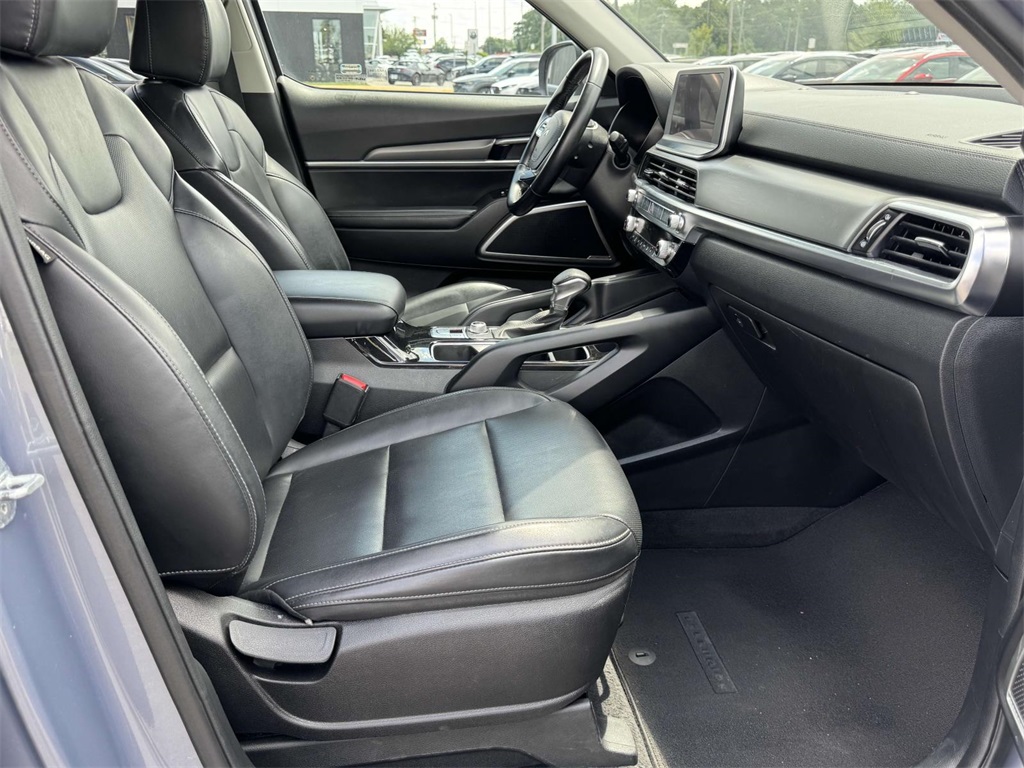 2022 Kia Telluride LX photo 17