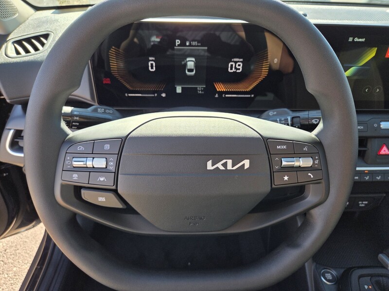 2025 Kia K4 LXS photo 9