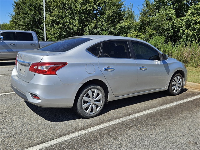 2019 Nissan Sentra S photo 9