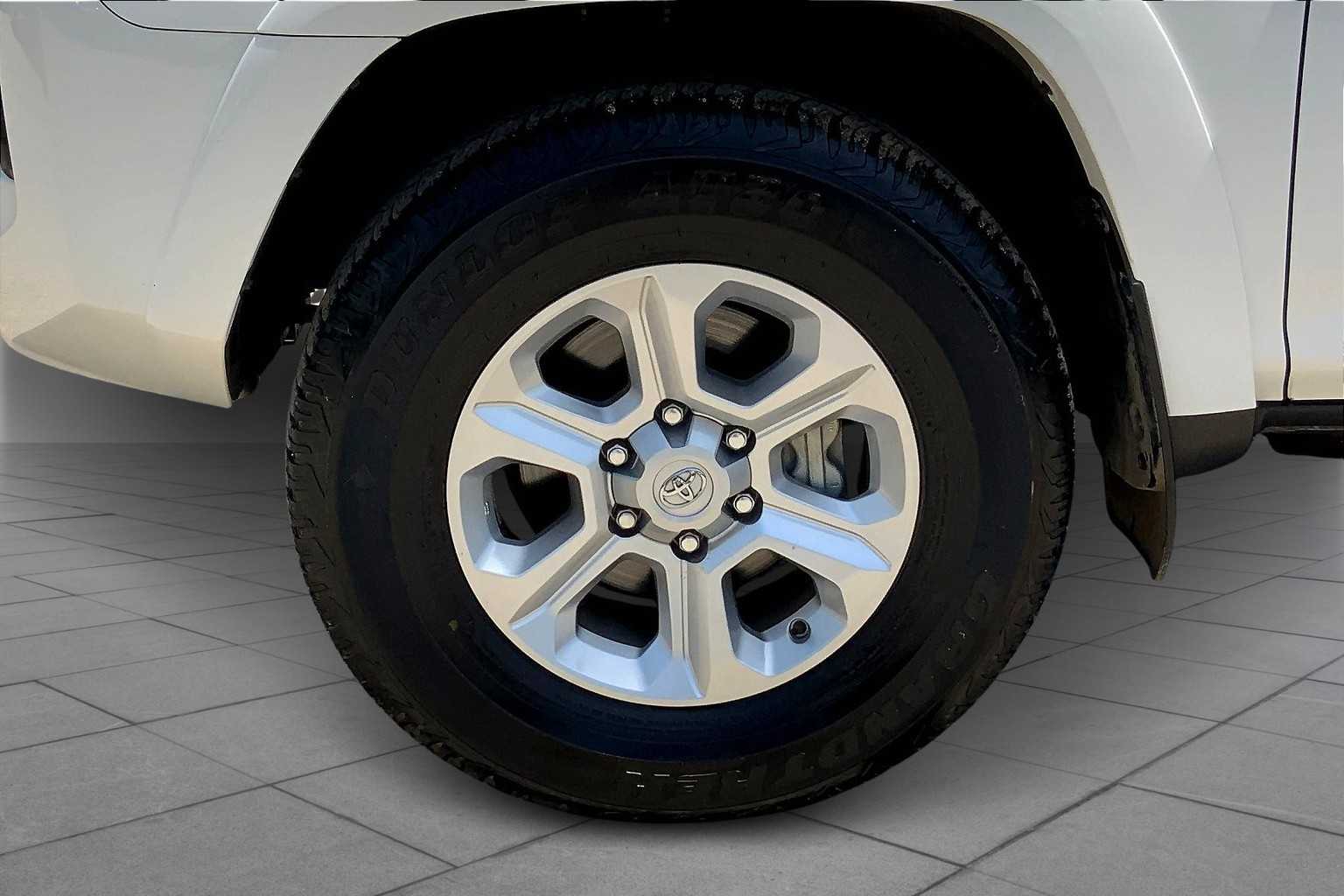 2024 Toyota 4Runner SR5 photo 9