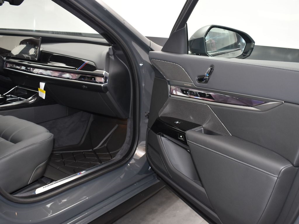 2026 Bmw 740i photo 20