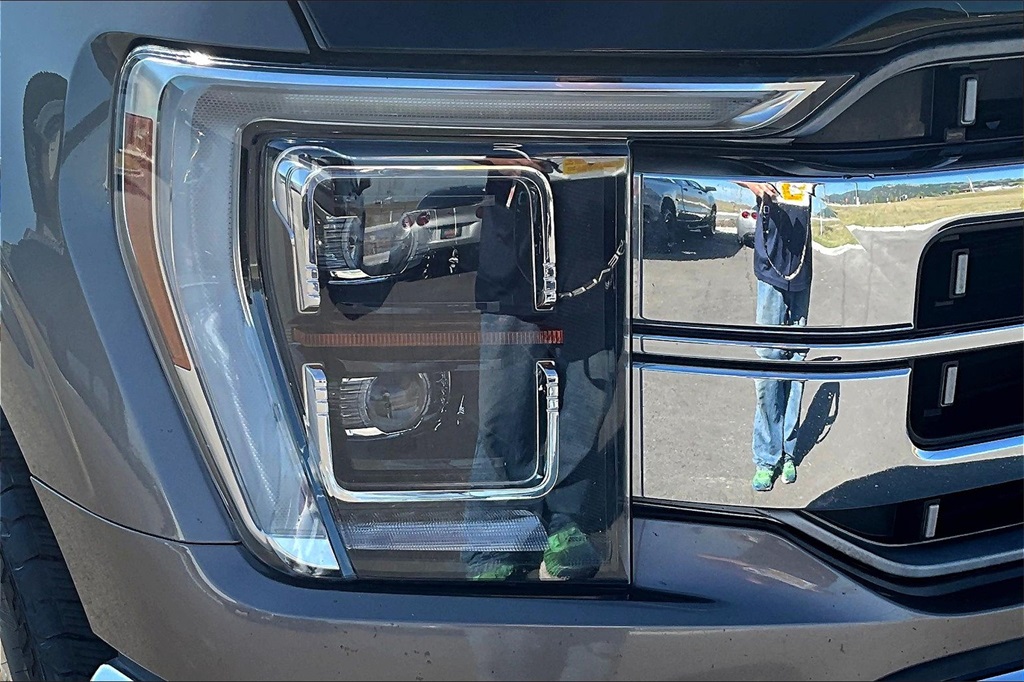 2021 Ford F-150 Lariat photo 29