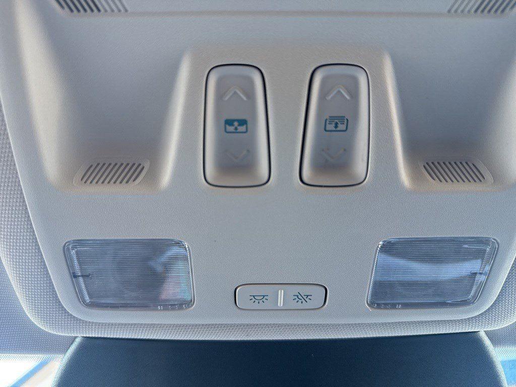 2025 Ford Escape Plug-In Hybrid photo 36