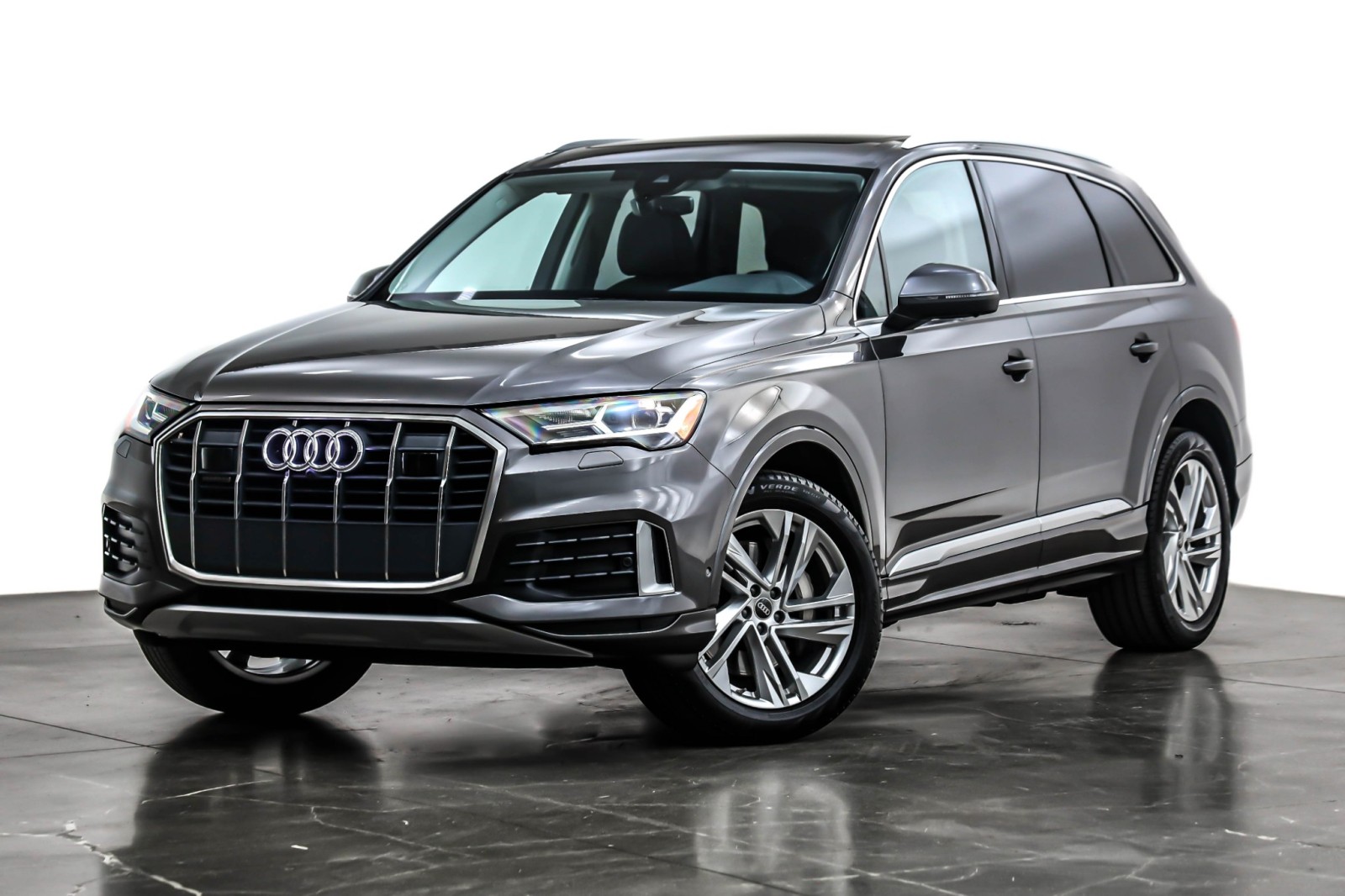 2023 Audi Q7 Premium's photo