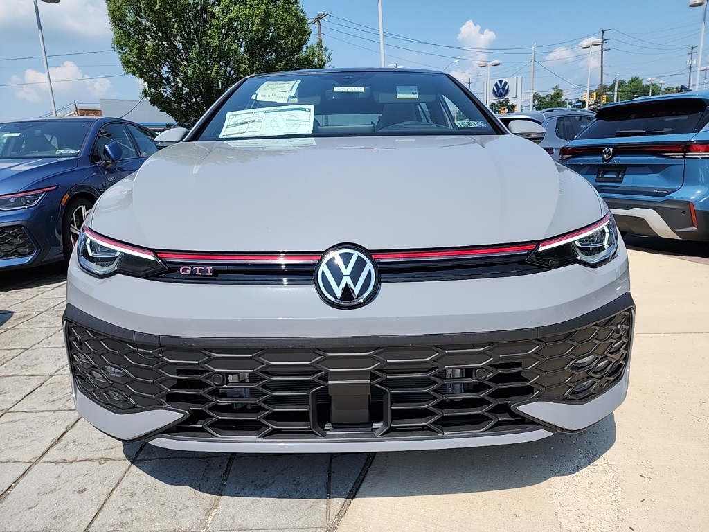 2025 Volkswagen Golf GTI Autobahn photo 2