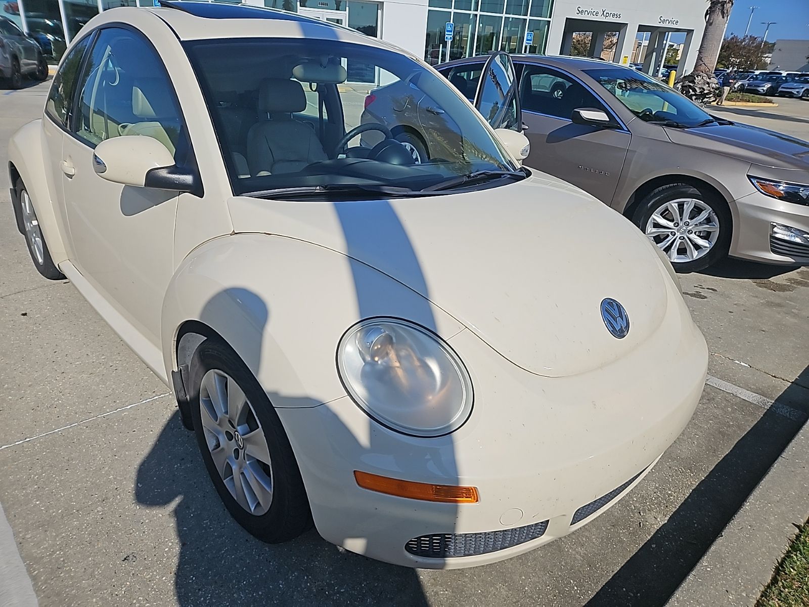 2010 Volkswagen New Beetle Base
