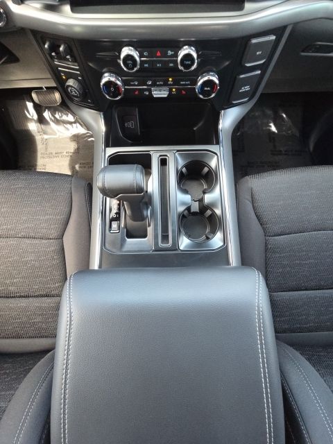 2025 Ford F-150 XLT photo 32