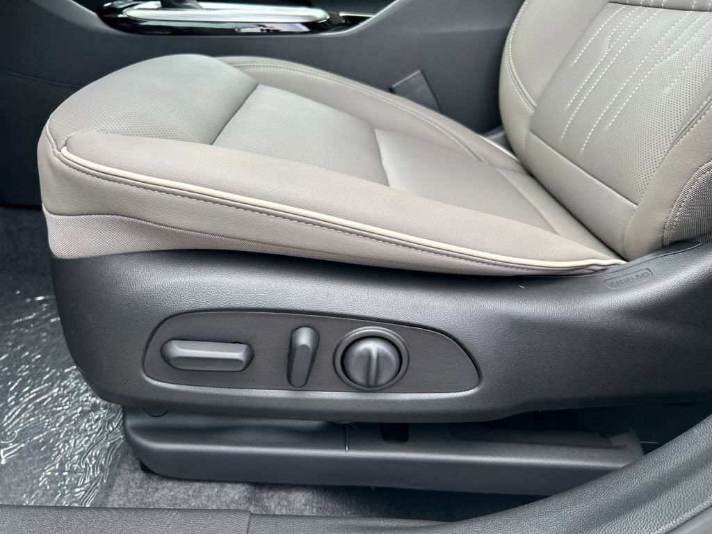 2025 Buick Envista Avenir photo 13