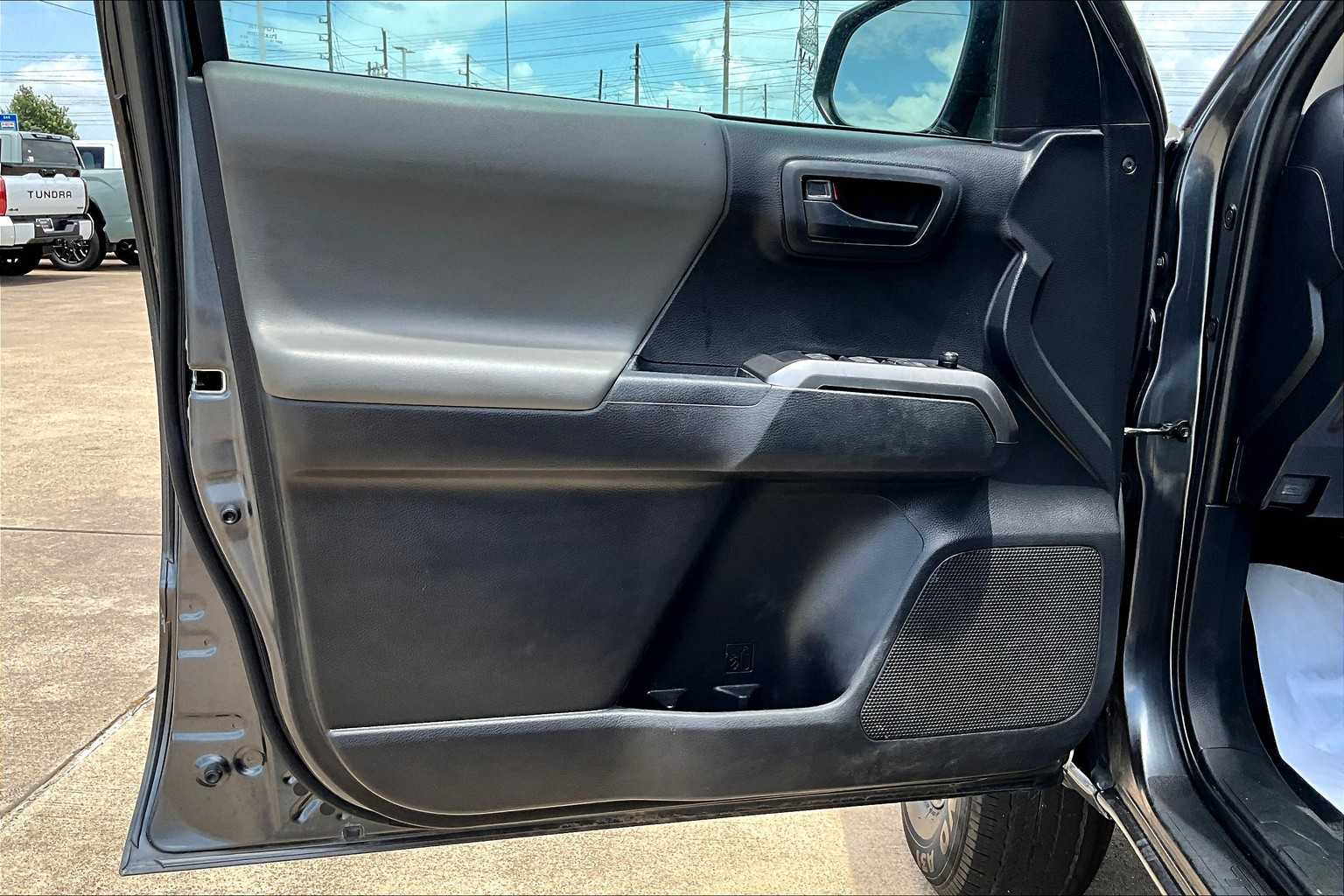 2023 Toyota Tacoma SR5 Double Cab V6 photo 21