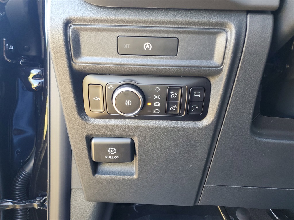 2025 Ford F-150 XLT photo 10