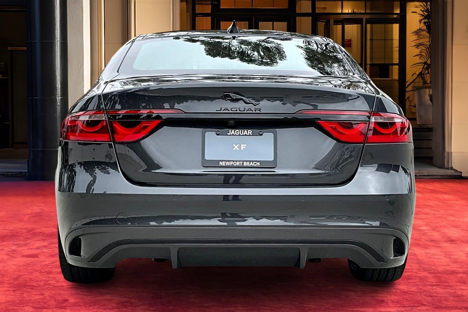 2024 Jaguar XF P300 R-Dynamic SE photo 4