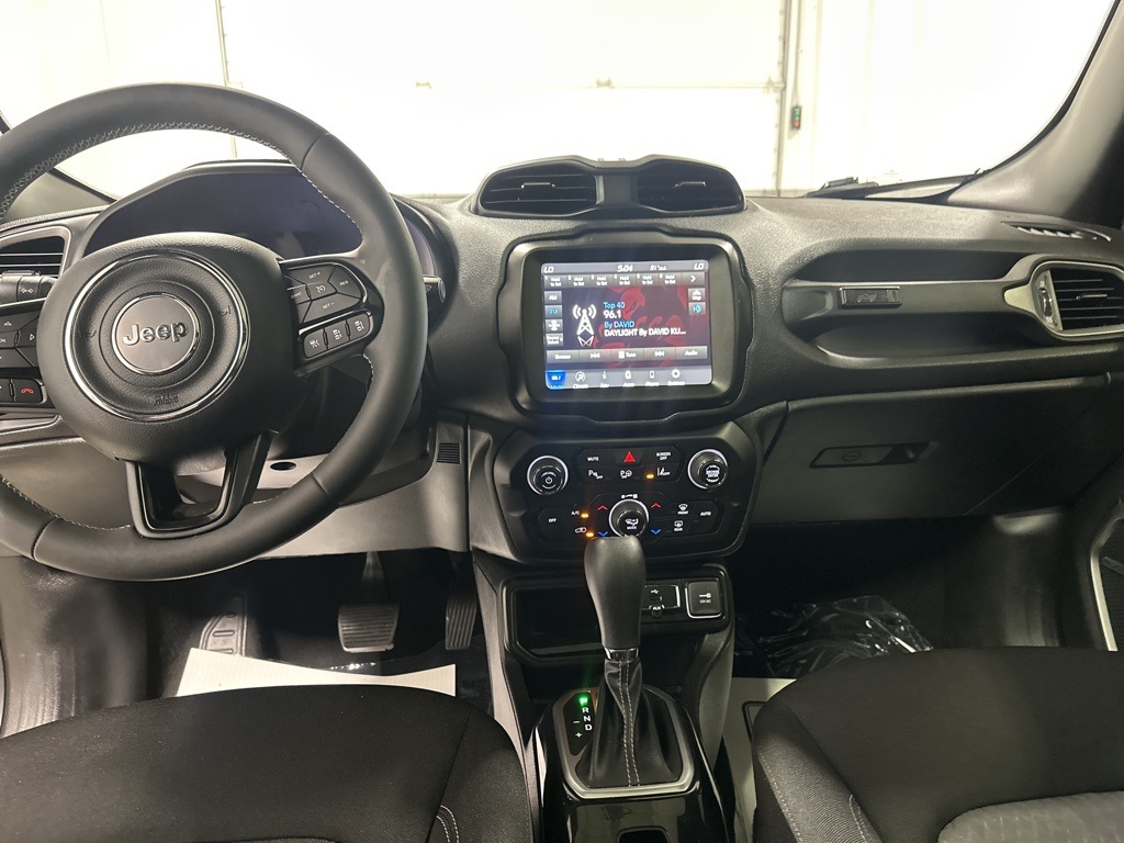 2021 Jeep Renegade Latitude photo 13