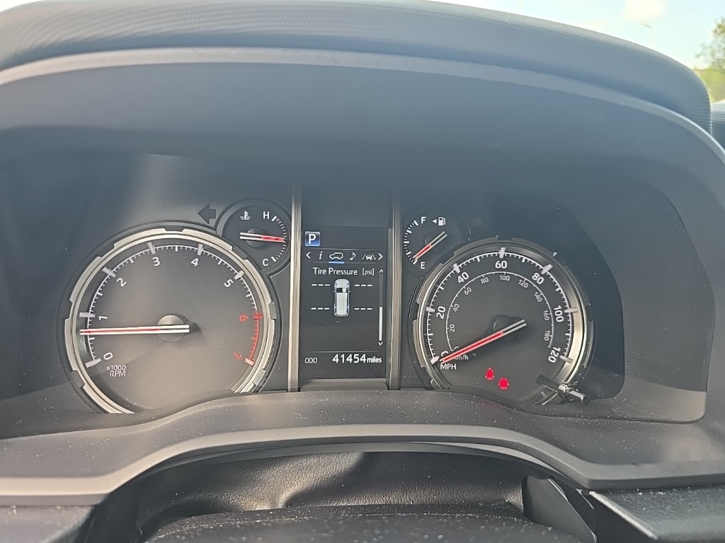 2024 Toyota 4Runner TRD Off-Road photo 8