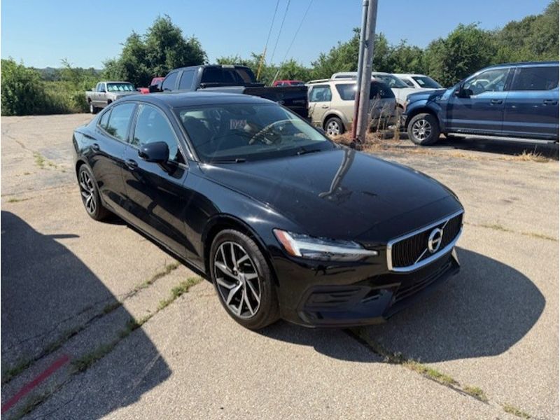 2020 Volvo S60 T5 Momentum photo 3