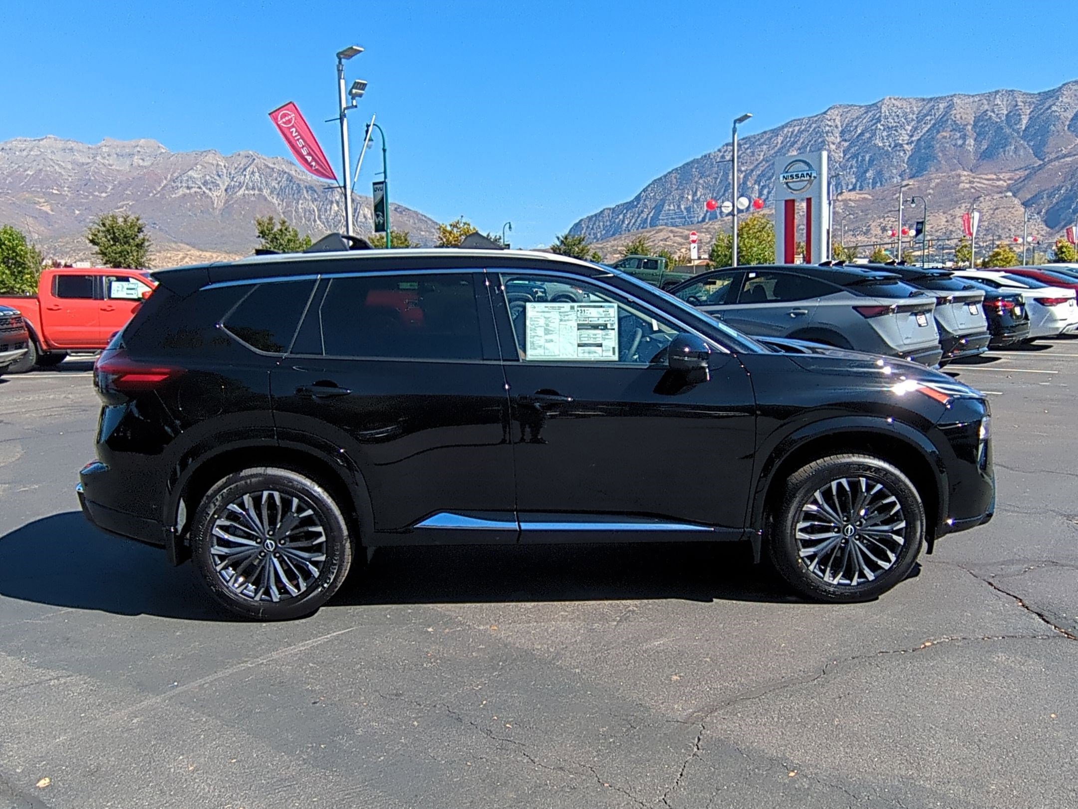 2026 Nissan Rogue Platinum photo 2