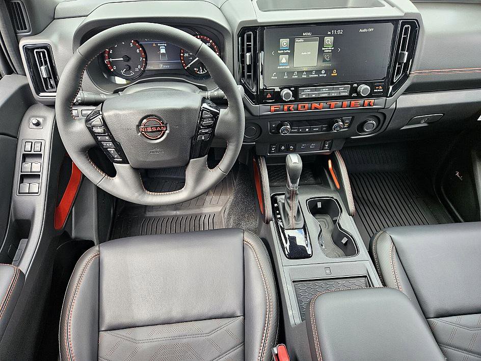 2025 Nissan Frontier Crew Cab PRO-X photo 10