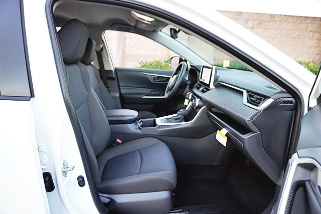 Used 2025 White Toyota LE image 10