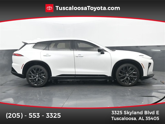 2025 Toyota Crown Signia Limited's photo