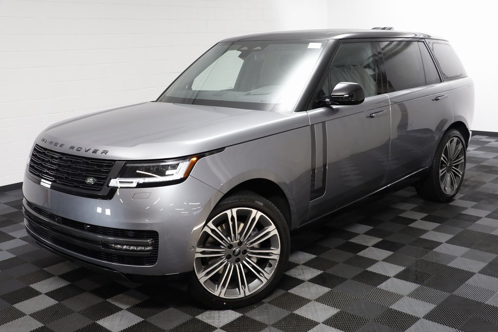 2025 Land Rover Range Rover SE photo 3