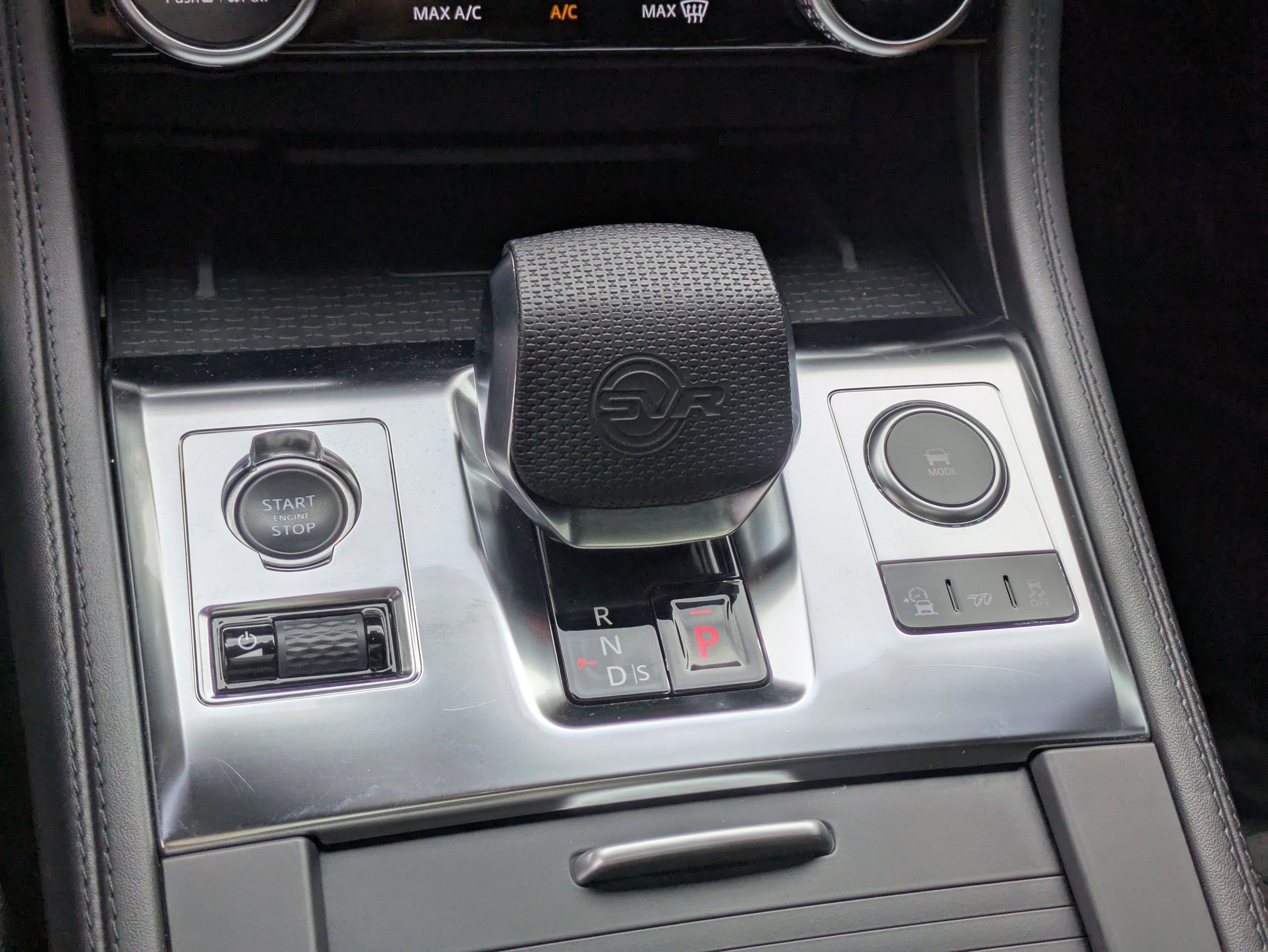 2022 Jaguar F-PACE SVR photo 21