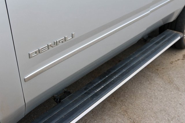 Used 2020 Quicksilver Metallic GMC Denali image 8