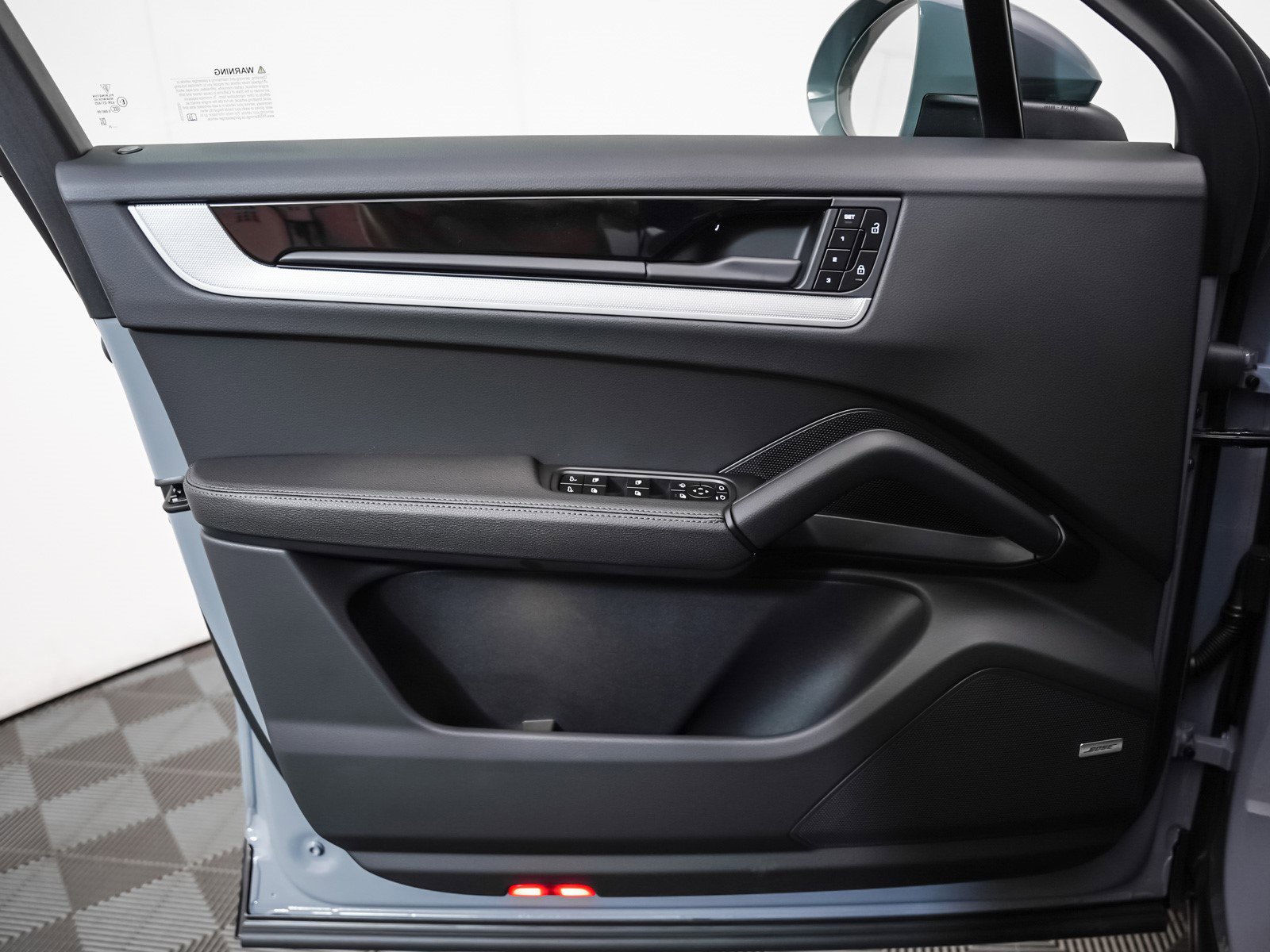 2025 Porsche Cayenne Coupe photo 24