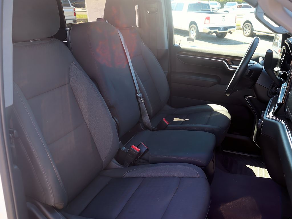 2023 Chevrolet Silverado 1500 LT photo 21