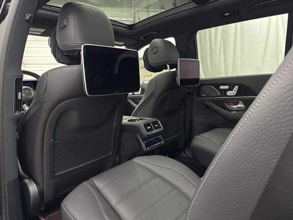 2026 Mercedes Benz GLS 580 4MATIC photo 12