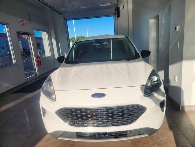2022 Ford Escape Hybrid SE photo 3