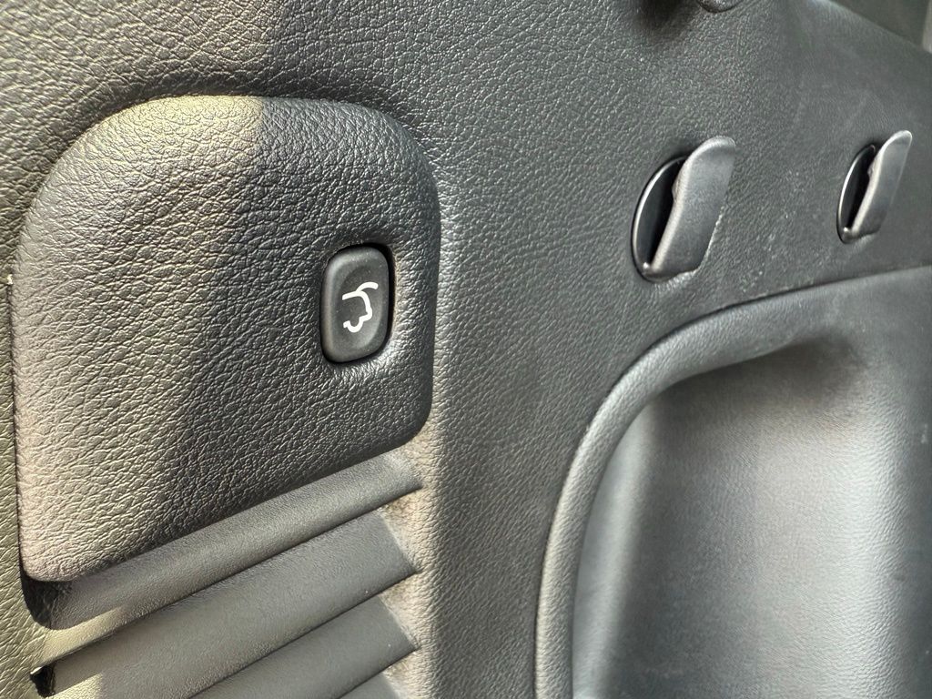 Used 2022 Red Jeep Laredo X image 32