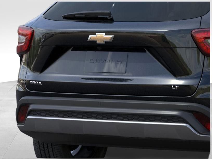 2025 Chevrolet Trax LT photo 11