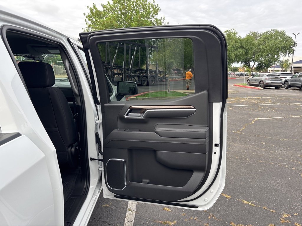 2025 Chevrolet Silverado 1500 LT photo 19