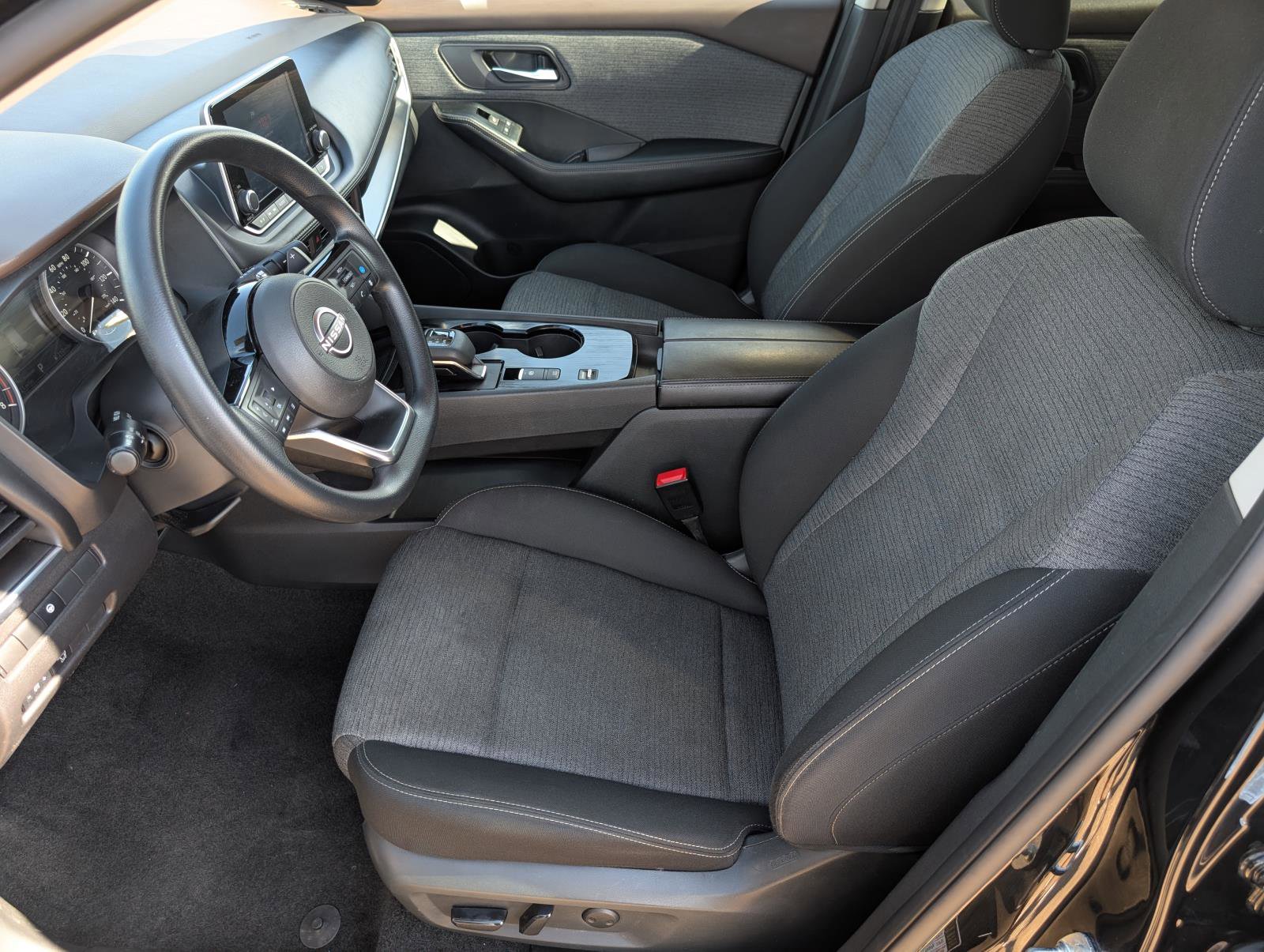 2023 Nissan Rogue SV photo 14