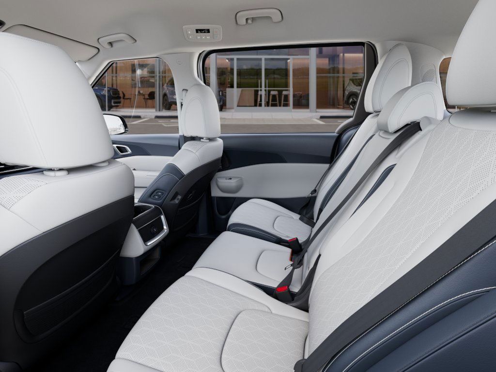 2025 Kia Carnival EX photo 18