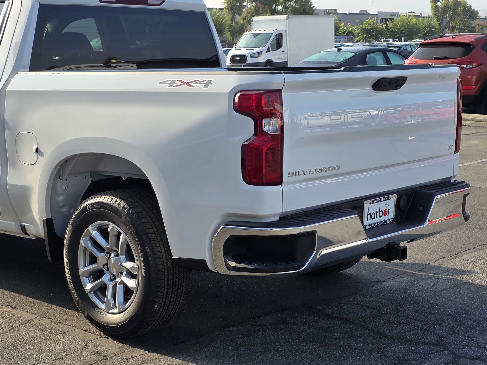 2025 Chevrolet Silverado 1500 LT photo 9
