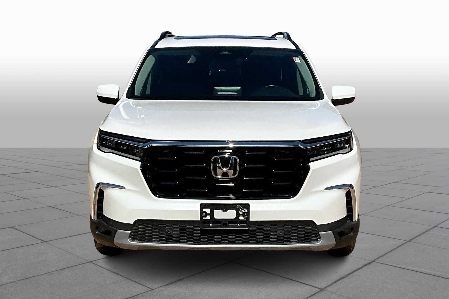 2025 Honda Pilot Touring photo 3