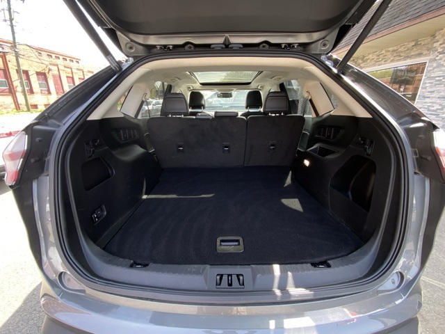 2022 Ford Edge SEL photo 12