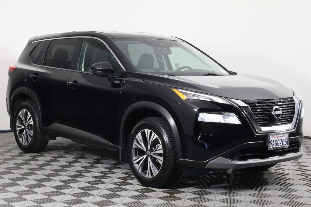 2022 Nissan Rogue SV photo 3