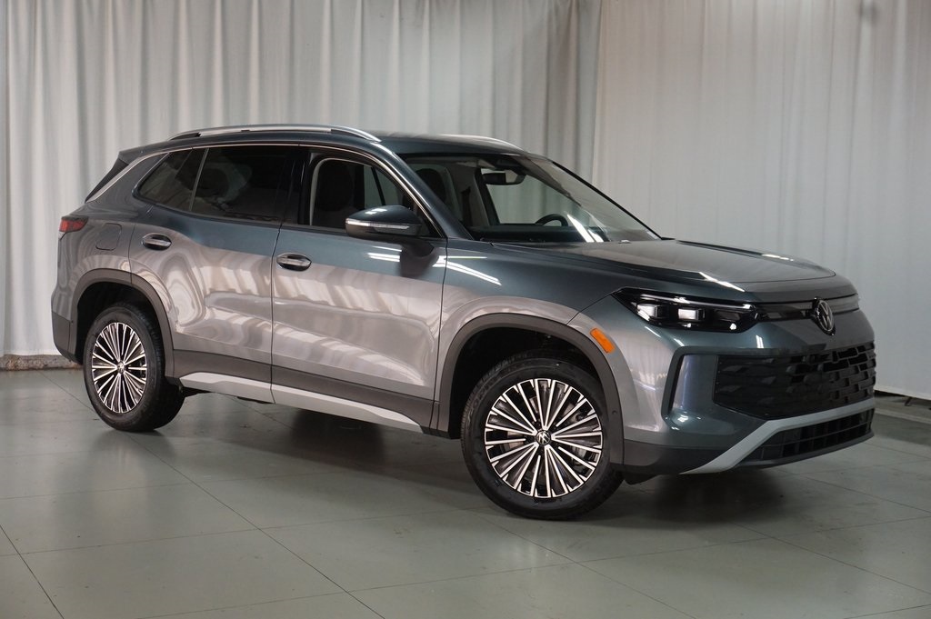 2025 Volkswagen Tiguan S photo 2