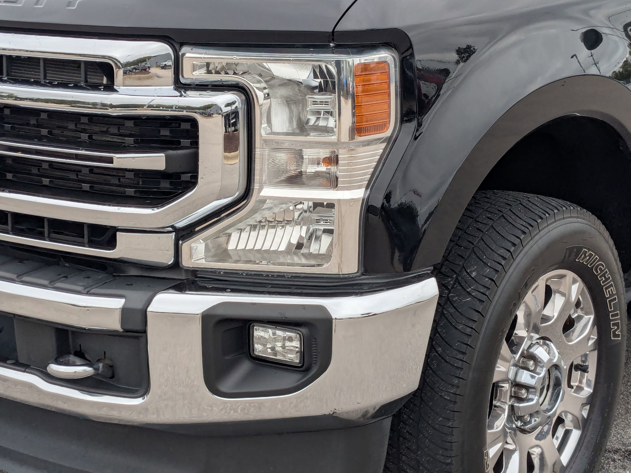 2022 Ford F-250 Lariat photo 2