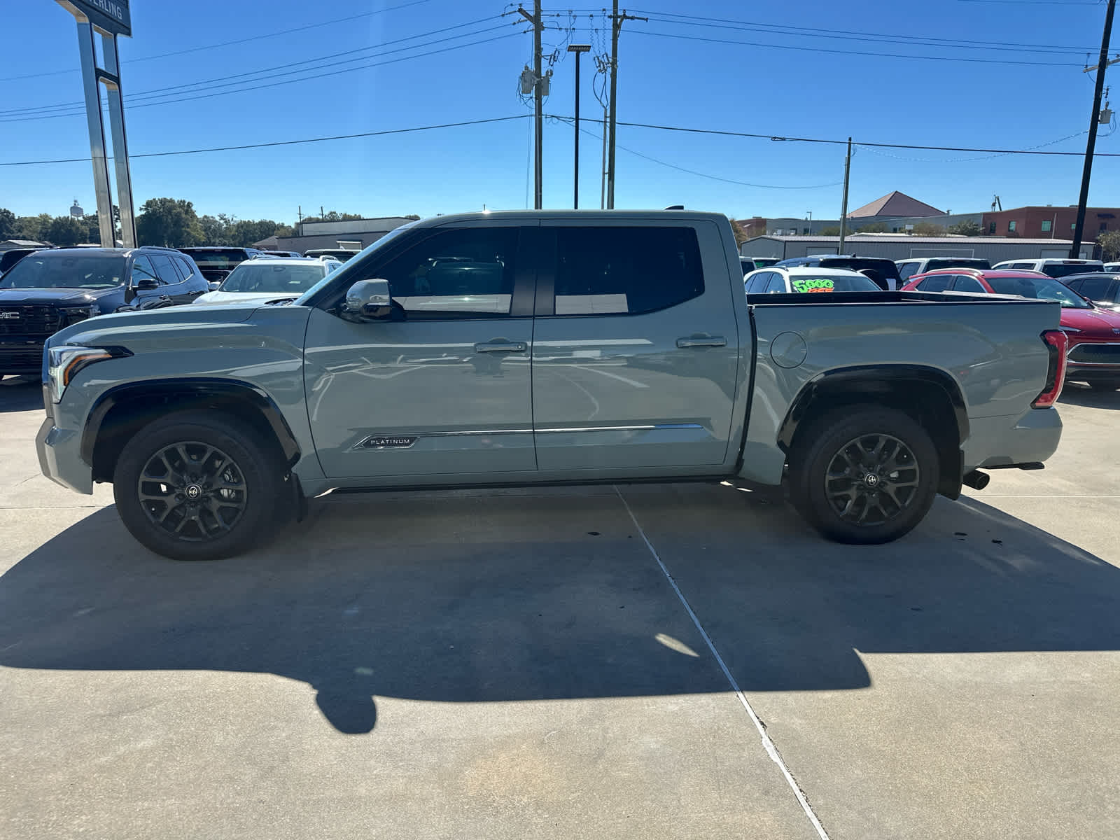 2025 Toyota Tundra Platinum photo 3